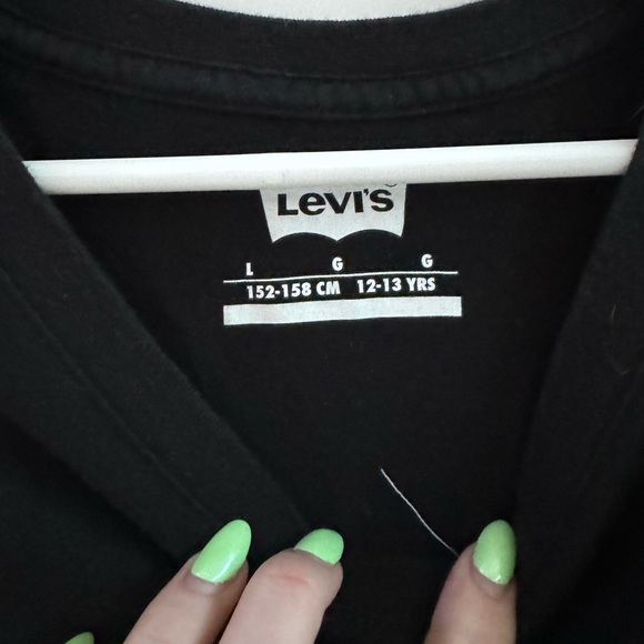 Levi’s Tee - Picture 2 of 2